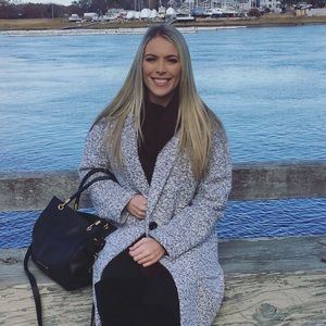 Meet your Posher, Alexandra